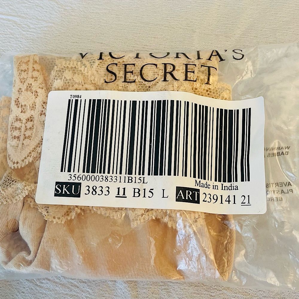 Victoria's Secret Tong Panties Women SZ L Beige Lace  New in bag - Picture 2 of 5